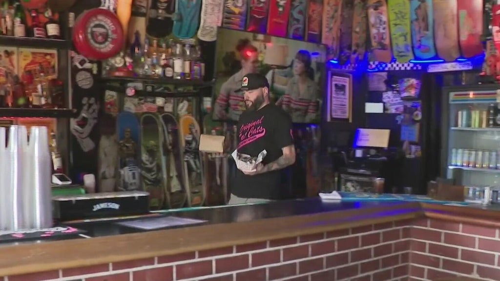 Fort Lauderdale proposes earlier closing times for downtown bars, facing pushback from business owners — CBS Miami, Washington DC Dining news