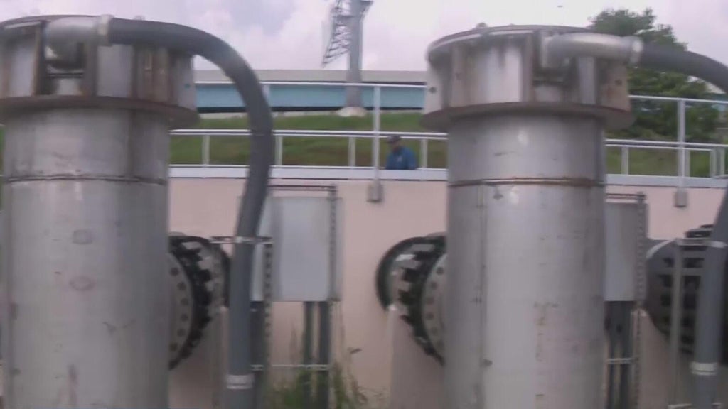Fort Lauderdale stormwater pumps tested by heavy rain as residents prepare for king tides in flood-prone neighborhoods — CBS Miami, Washington DC Schools news